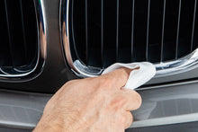 Load image into Gallery viewer, QUIXX Metal Restoration Kit Polish + Sandpapers Restores Gloss & Brushed Metals, High Performance Polish, ref. 10206