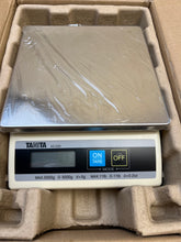 Load image into Gallery viewer, Tanita KD-200-510 Digital Scale 5000 g, Open-box return