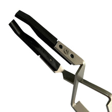 Load image into Gallery viewer, Bergeon 7140 watchmaker tweezers with carbon fibre tips for dials and glasses 120mm