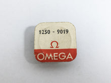 Load image into Gallery viewer, Omega 1250 sweep second wheel part 1250-9019
