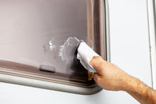 Load image into Gallery viewer, QUIXX Acrylic Scratch Remover, Scratch &amp; Scuff Remover for Acrylic &amp; Plexiglass Surfaces on Cars, Motorcycles, Boats, Caravans &amp; Household Items, ref. 10003, Made in Germany,
