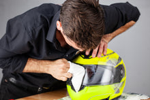 Load image into Gallery viewer, QUIXX Acrylic Scratch Remover, Scratch &amp; Scuff Remover for Acrylic &amp; Plexiglass Surfaces on Cars, Motorcycles, Boats, Caravans &amp; Household Items, ref. 10003, Made in Germany,
